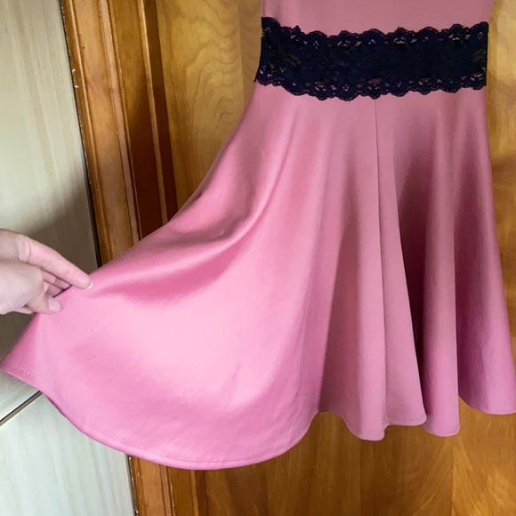 Pink Flowy Dress w/ Black Lace — Wild Daisy, S - Picture 5 of 7